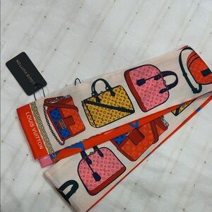 🧣 SILK SCARF 🧣